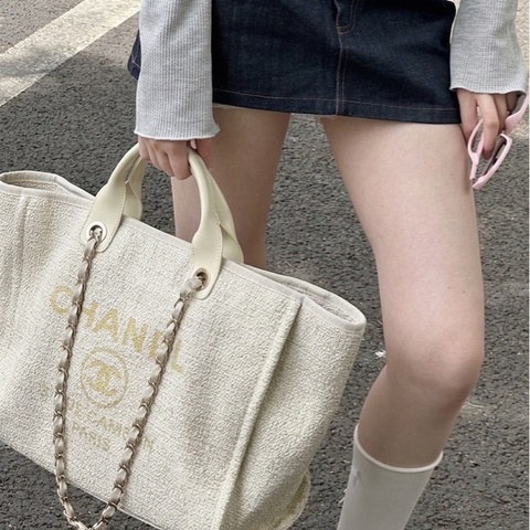 香奈兒/Chanel  米色金絲編織沙灘包 28開  尺寸 39×31×20 慵懶渡假風