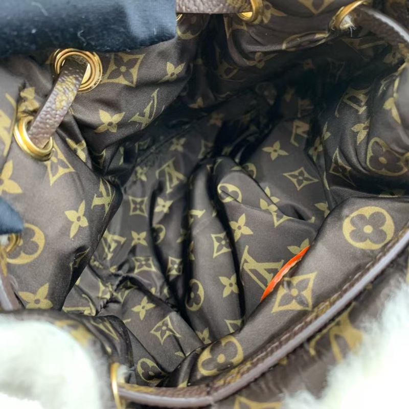 LV 聖誕限定 Vivienne滑雪 泰迪毛絨mini書包 芯片款15*17 98新配件塵袋-2