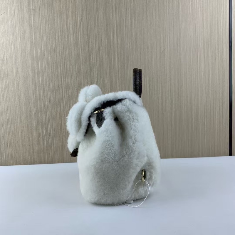 LV 聖誕限定 Vivienne滑雪 泰迪毛絨mini書包 芯片款15*17 98新配件塵袋-5