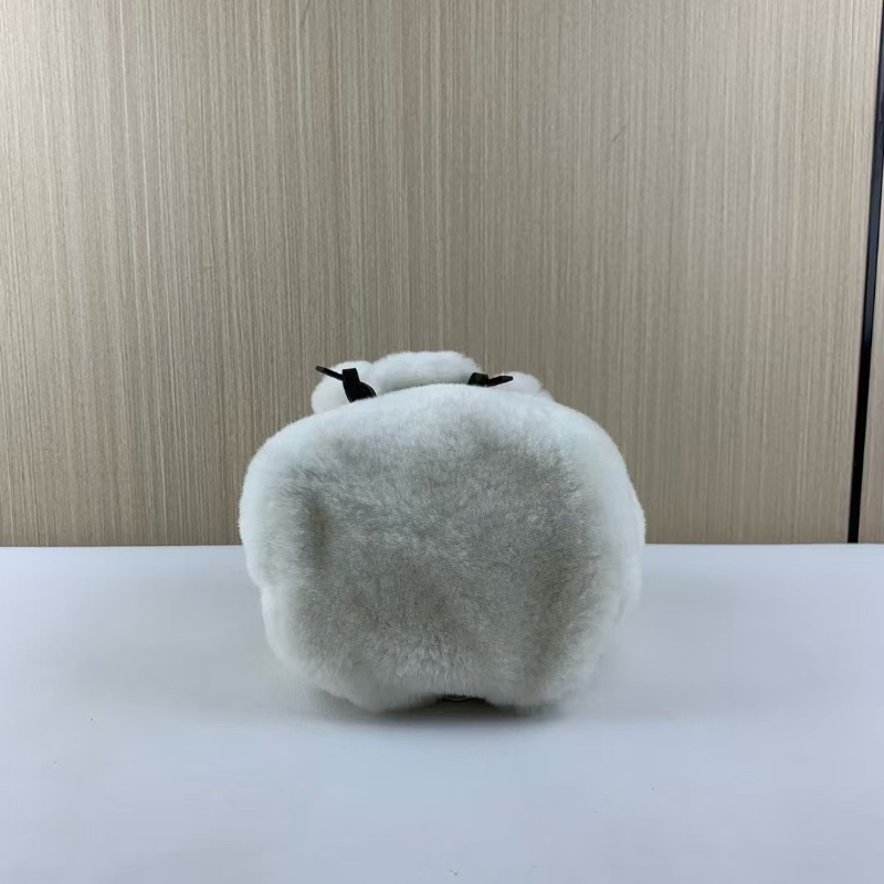 LV 聖誕限定 Vivienne滑雪 泰迪毛絨mini書包 芯片款15*17 98新配件塵袋-6