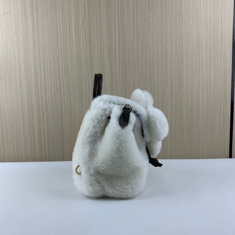 LV 聖誕限定 Vivienne滑雪 泰迪毛絨mini書包 芯片款15*17 98新配件塵袋-7