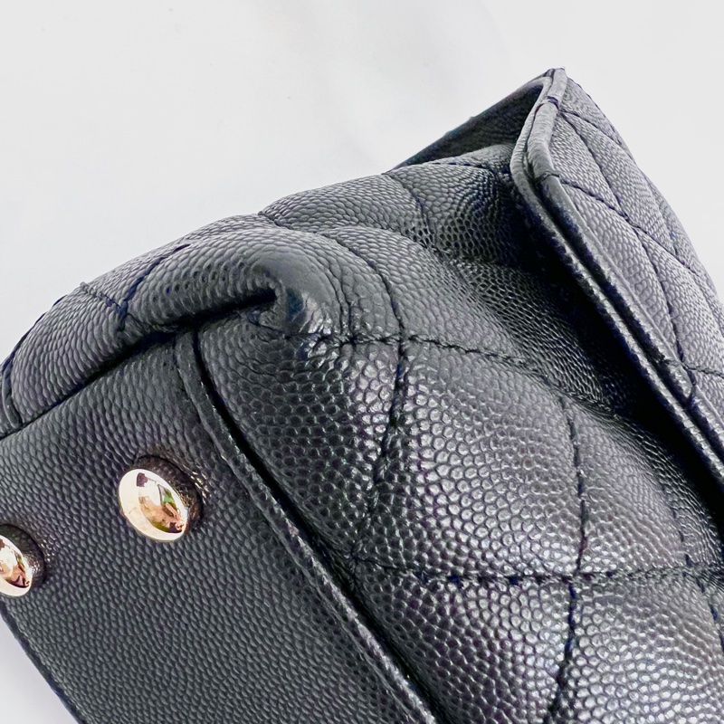 Chanel 黑荔枝牛皮金釦coco handle 24手提肩斜背包-7