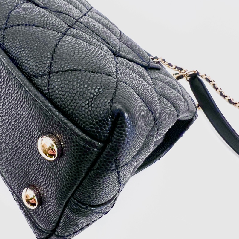 Chanel 黑荔枝牛皮金釦coco handle 24手提肩斜背包-8