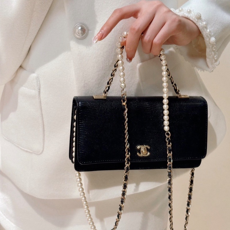 Chanel 絕版蜥蜴皮 限量秀款 法棍 手柄鏈條稀有珍珠款 10*20*6cm 99新配件塵袋-1