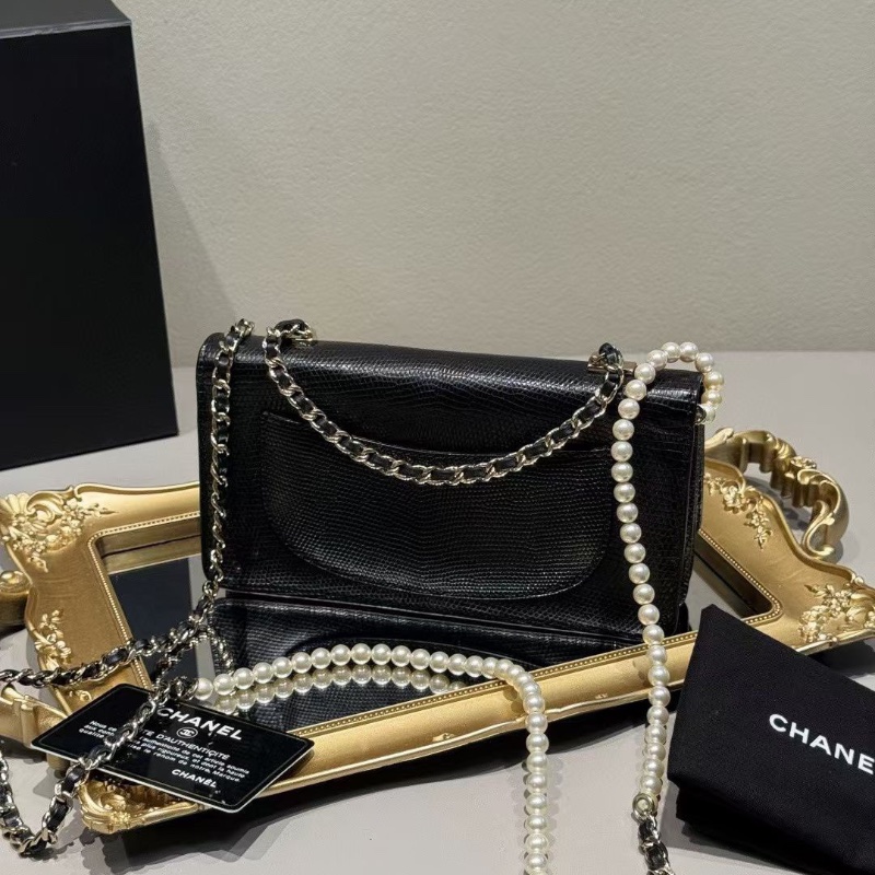 Chanel 絕版蜥蜴皮 限量秀款 法棍 手柄鏈條稀有珍珠款 10*20*6cm 99新配件塵袋-7