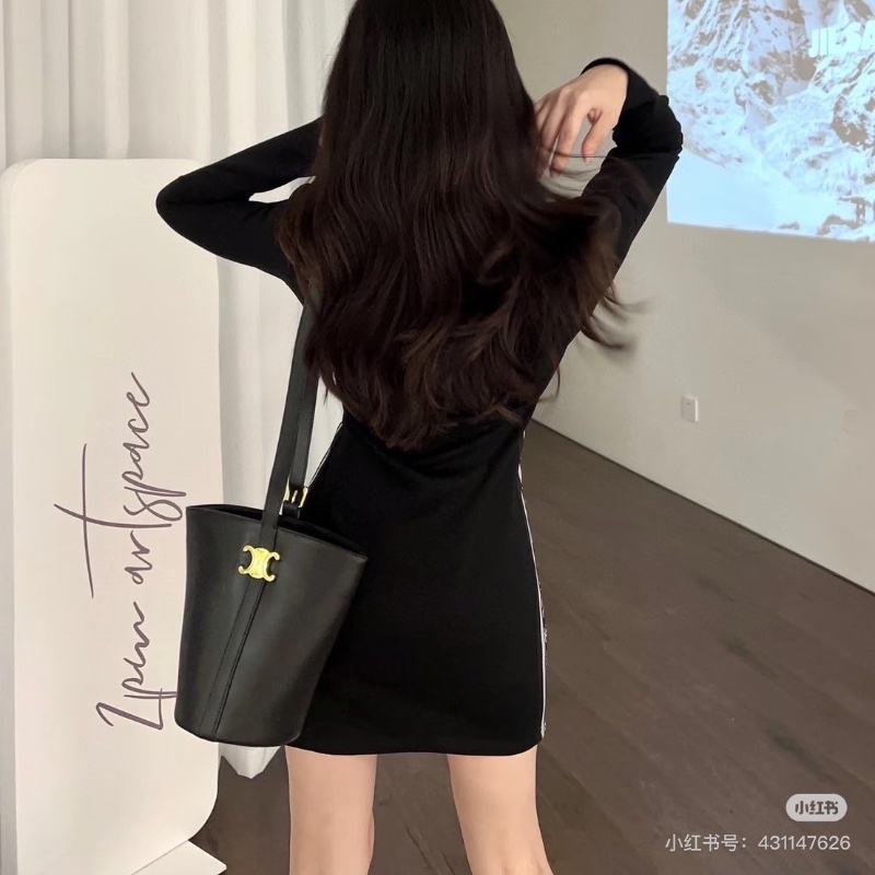 Celine DansParis系列黑金水桶包肩背包14*22.5  98新配件塵袋-0