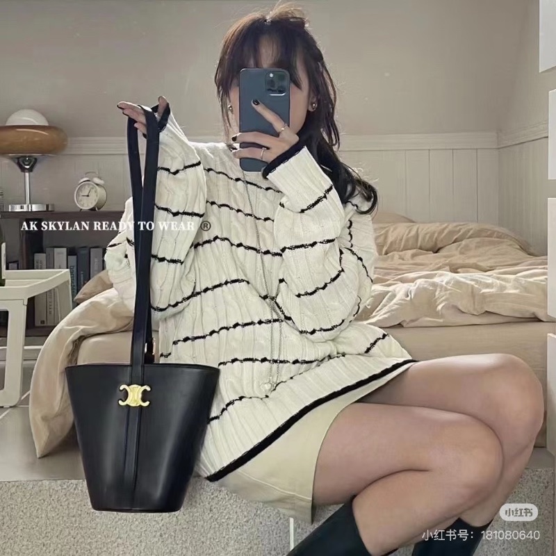 Celine DansParis系列黑金水桶包肩背包14*22.5  98新配件塵袋-1