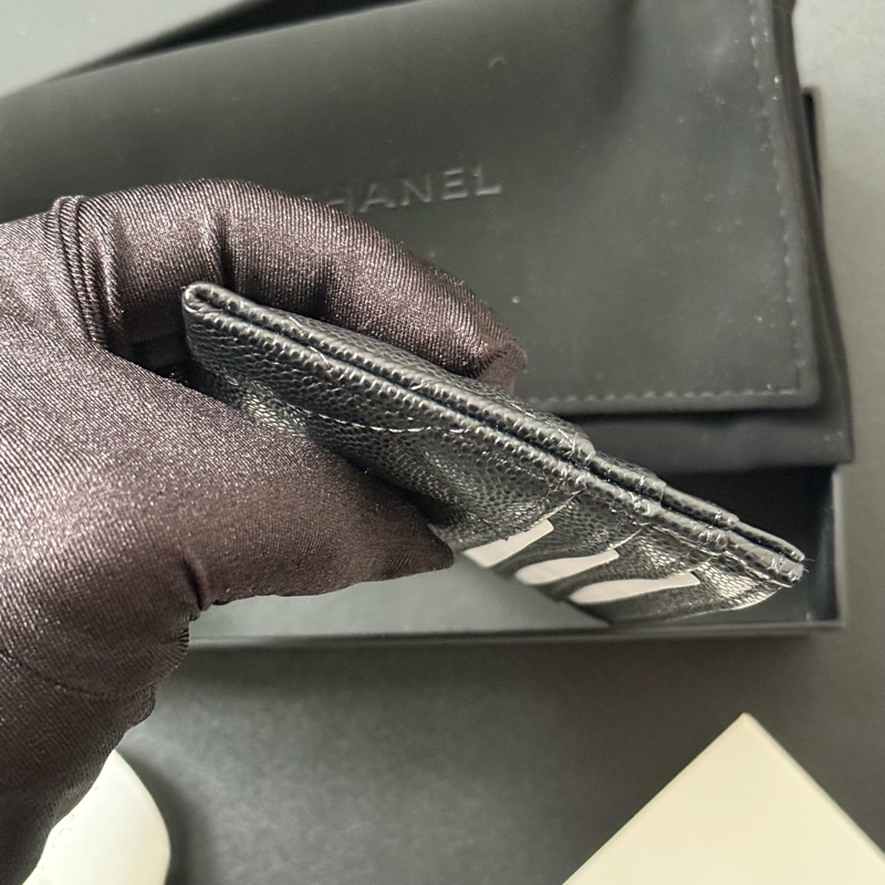 Chanel 黑色荔枝牛皮 淡金釦卡夾 card holder-6