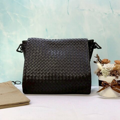 BV 編織翻蓋郵差包