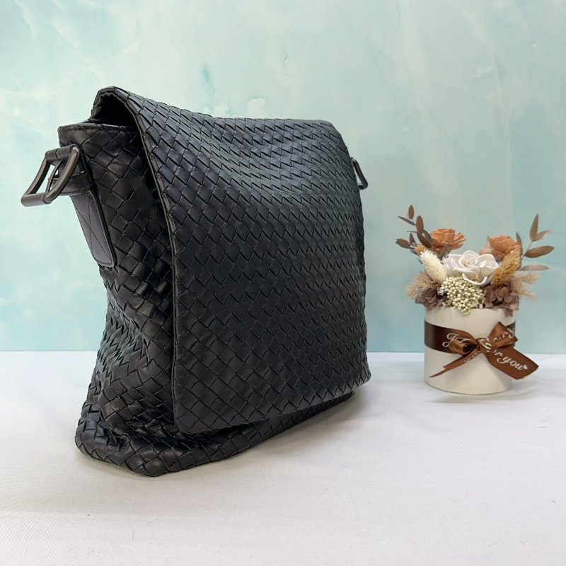 BV 編織翻蓋郵差包-3