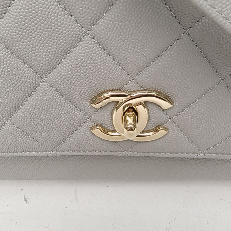 CHANEL Affinity口蓋郵差包大號灰色荔枝牛皮28開金扣-4