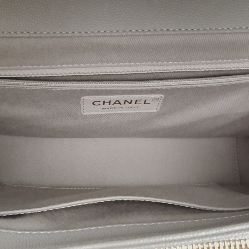 CHANEL Affinity口蓋郵差包大號灰色荔枝牛皮28開金扣-5