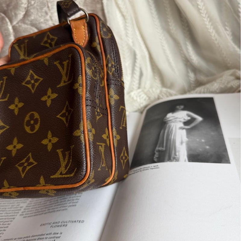 路易威登斜挎包  Louis Vuitton經典老花雙層相機包 斜挎 包包 女生 男生 louis vuitton camera bag-9