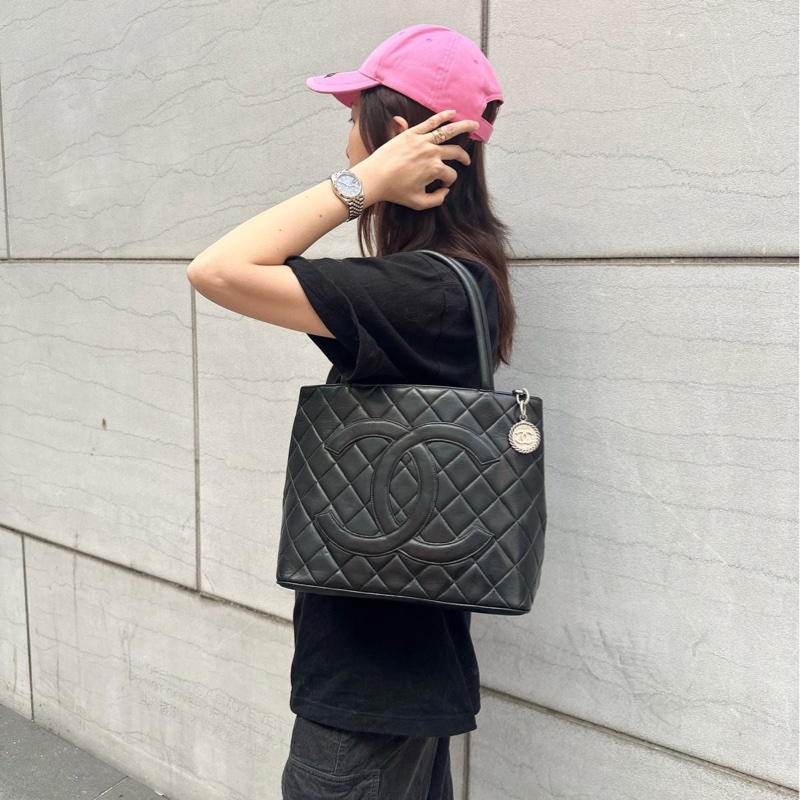 香奈兒 黑色 皮革 希爾頓包 黑銀 托特包 中古 包包 手袋 vintage chanel bag-1