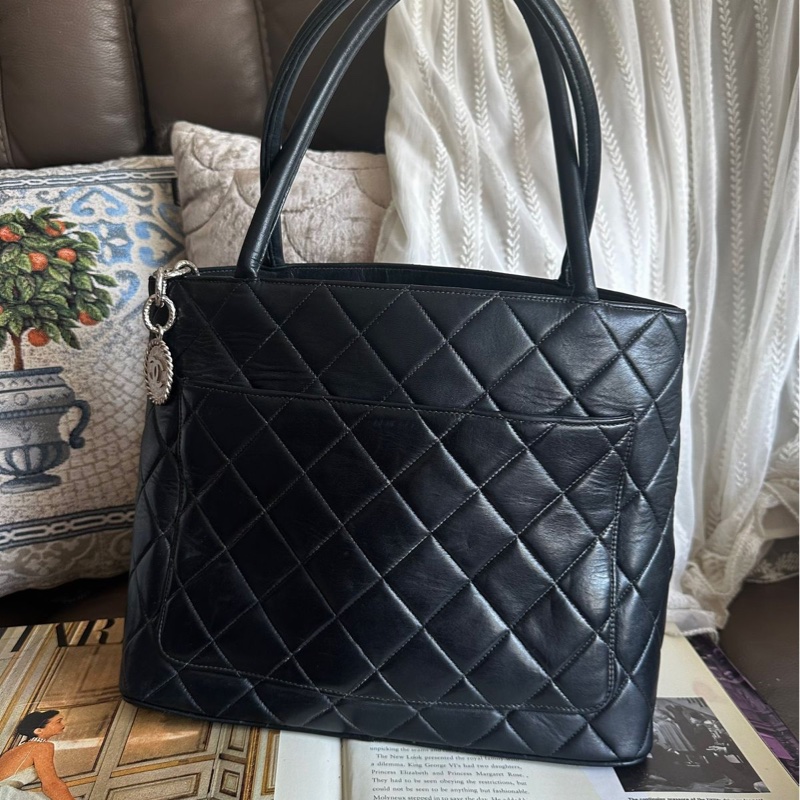 香奈兒 黑色 皮革 希爾頓包 黑銀 托特包 中古 包包 手袋 vintage chanel bag-8