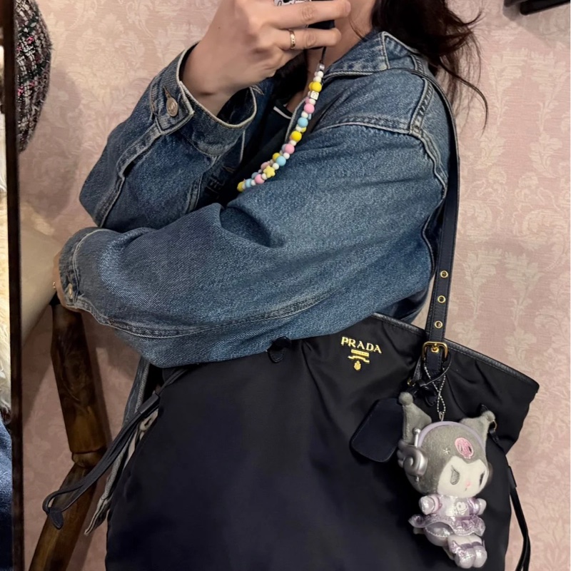 普拉特 深藍色尼龍托特包 prada nylon shoulder tote bag經典 實用性高 包 通勤包 包包 女生 男生-4