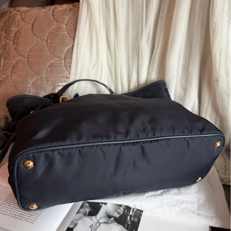 普拉特 深藍色尼龍托特包 prada nylon shoulder tote bag經典 實用性高 包 通勤包 包包 女生 男生-7