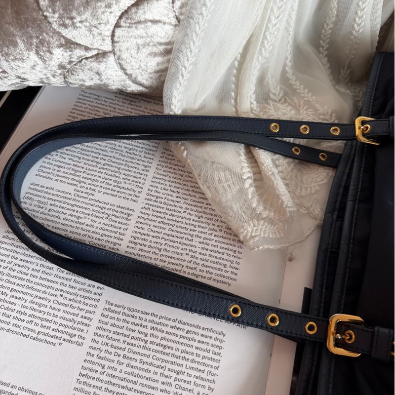 普拉特 深藍色尼龍托特包 prada nylon shoulder tote bag經典 實用性高 包 通勤包 包包 女生 男生-14