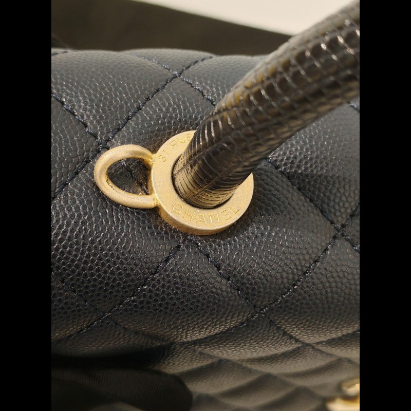 Chanel Coco Handle medium
絕版蜥蜴皮手柄-13
