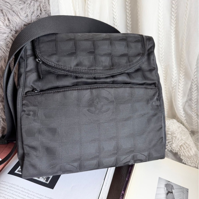 香奈兒黑色冰格多用途包 可後背/斜背/肩背 後背包 斜挎包 長帶可調  經典 實用性高 包 通勤包 包包 雙肩包 斜挎包 女生 男生 黑色 冰格包-3