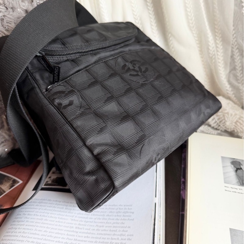 香奈兒黑色冰格多用途包 可後背/斜背/肩背 後背包 斜挎包 長帶可調  經典 實用性高 包 通勤包 包包 雙肩包 斜挎包 女生 男生 黑色 冰格包-4