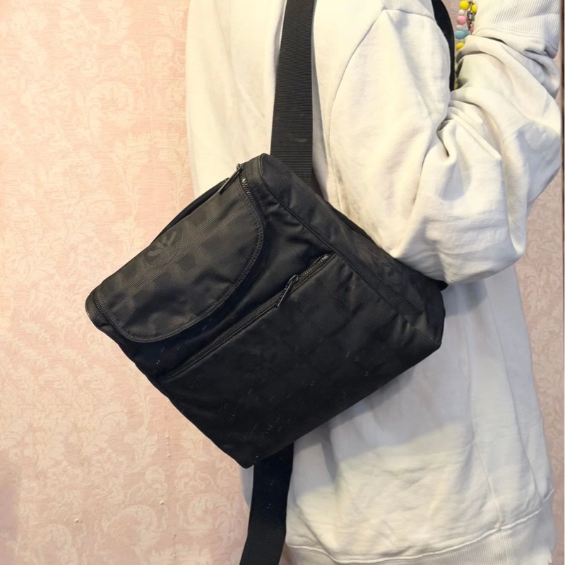 香奈兒黑色冰格多用途包 可後背/斜背/肩背 後背包 斜挎包 長帶可調  經典 實用性高 包 通勤包 包包 雙肩包 斜挎包 女生 男生 黑色 冰格包-6