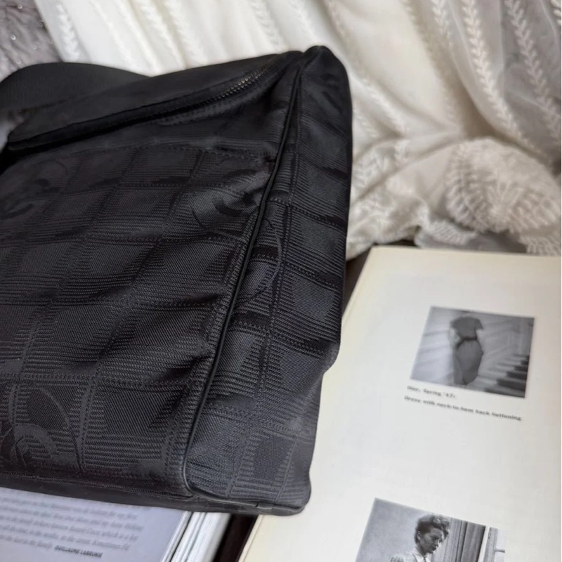 香奈兒黑色冰格多用途包 可後背/斜背/肩背 後背包 斜挎包 長帶可調  經典 實用性高 包 通勤包 包包 雙肩包 斜挎包 女生 男生 黑色 冰格包-13