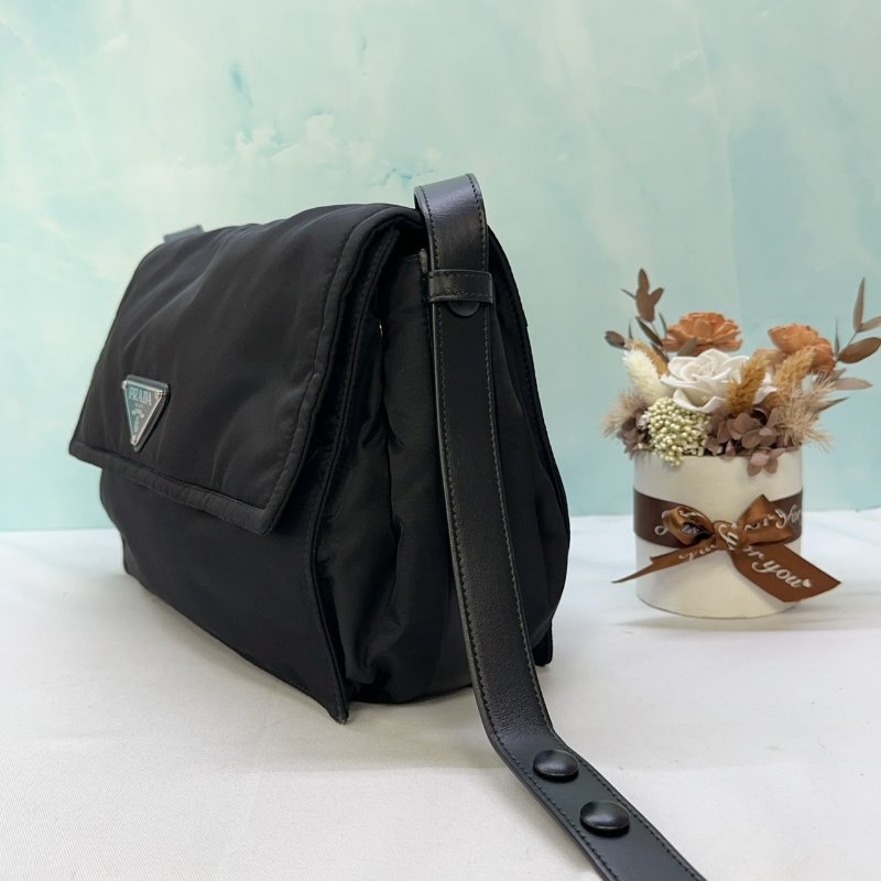 PRADA Traveller中款肩背包-3