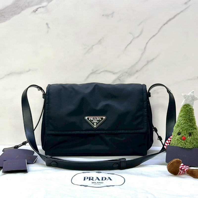 PRADA Traveller尼龍肩背包-0