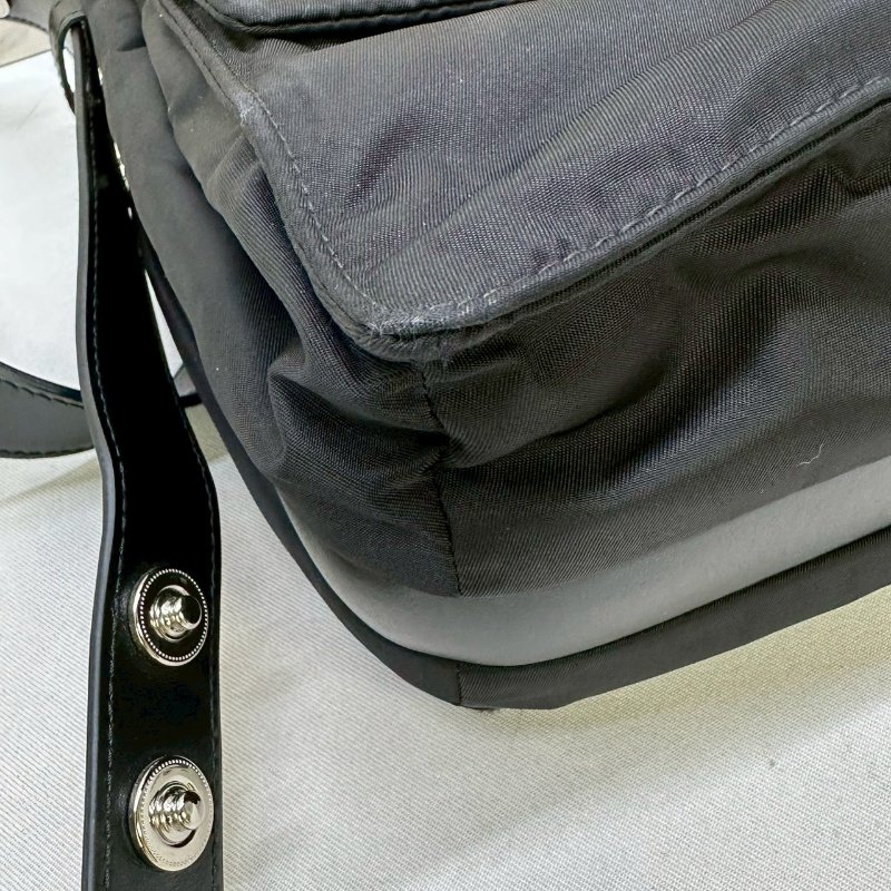 PRADA Traveller尼龍肩背包-8