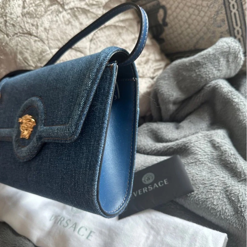 范思哲Versace 牛仔丹寜 包 腋下包 斜背包 經典 實用性高 包包 斜挎包 女生 美杜莎 包 versace medusa denim bag-12