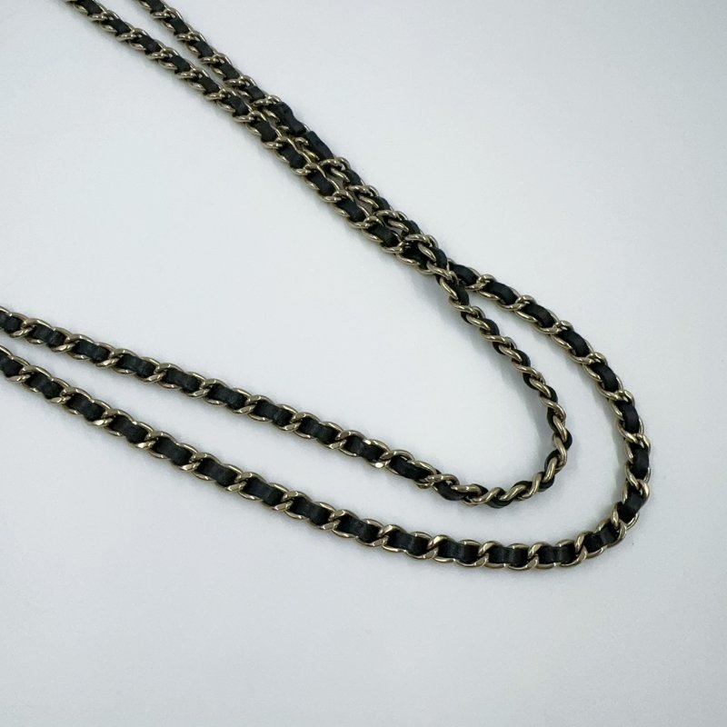 CHANEL黑色羊皮淡金釦Trendy CC Woc下蓋鏈包-18