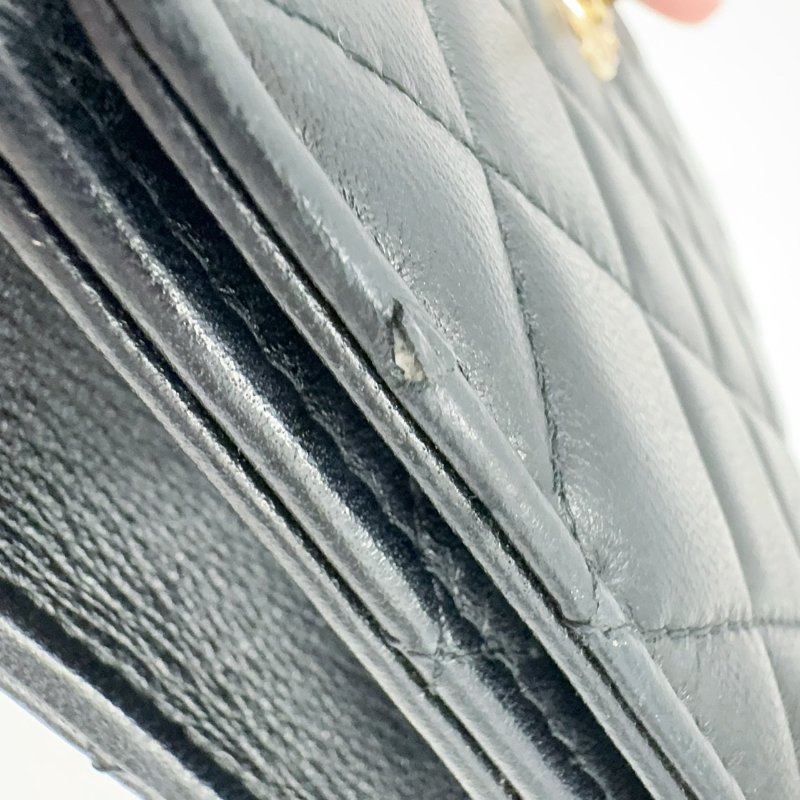 CHANEL黑色羊皮淡金釦Trendy CC Woc下蓋鏈包-19