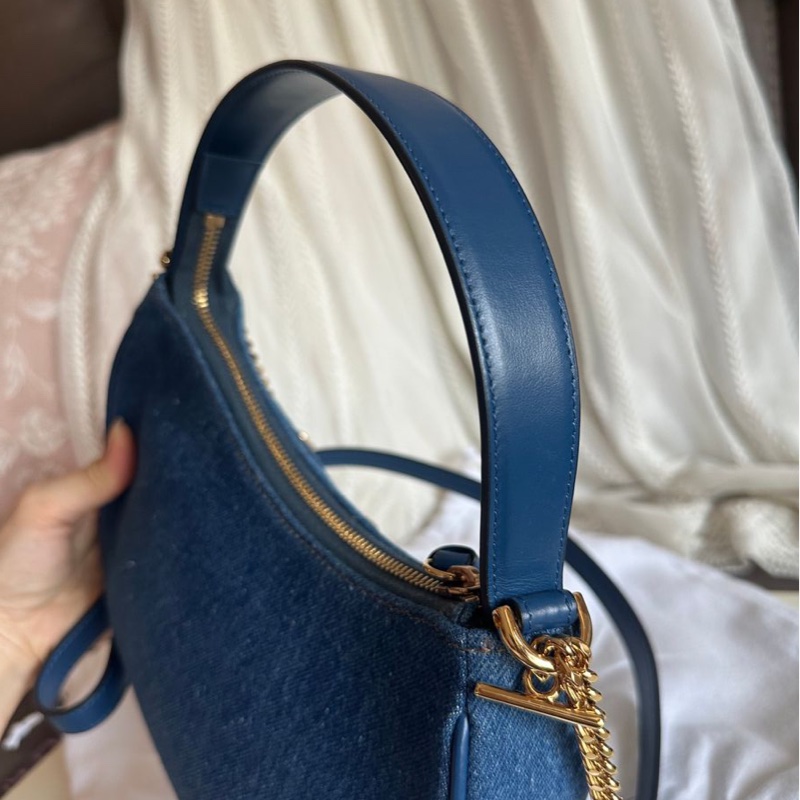 范思哲Versace 未使用 牛仔丹寜 包 腋下包  斜背包  經典 實用性高 包包 斜挎包 女生 美杜莎 包 versace medusa half moon denim bag-17