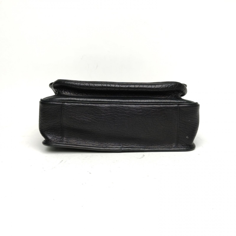 SAINT LAURENT 黑色羊皮銀扣Niki大號郵差包-3