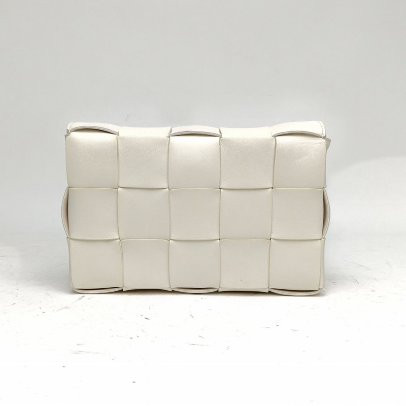 BOTTEGA VENETA Cassette23寬肩帶白色羊皮-2