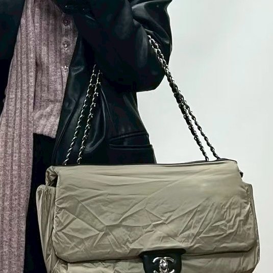 CHANEL黑色菱格紋羊皮銀釦下蓋雨衣兩用鏈包A48556(超稀有!!可當機場包)-2