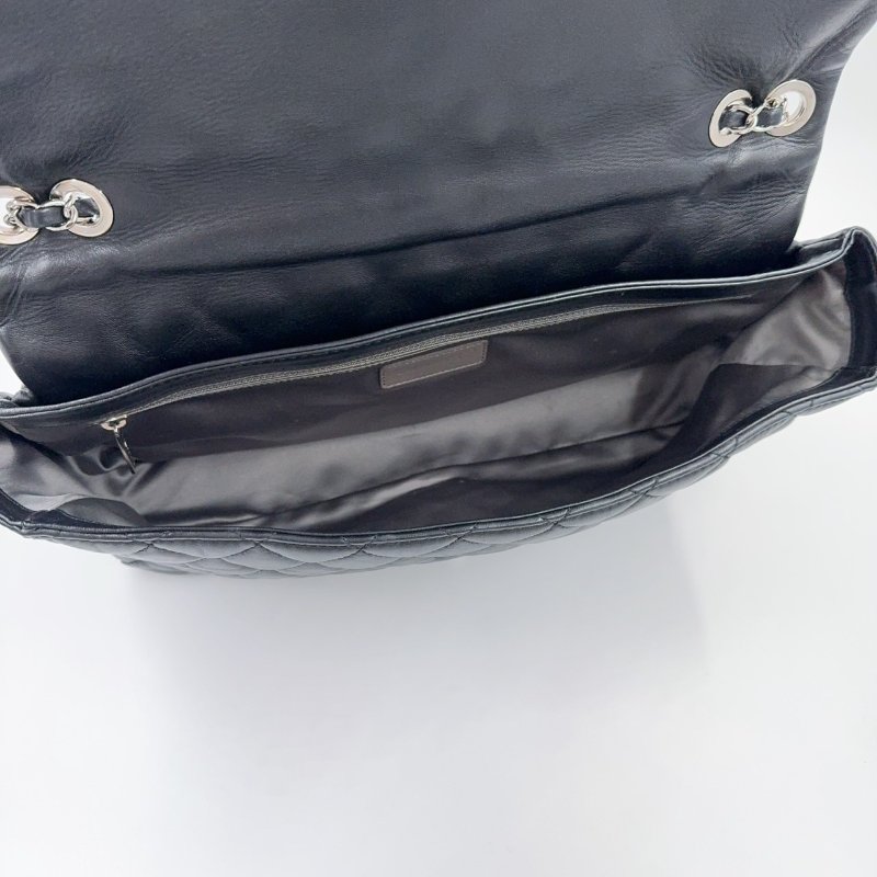 CHANEL黑色菱格紋羊皮銀釦下蓋雨衣兩用鏈包A48556(超稀有!!可當機場包)-9