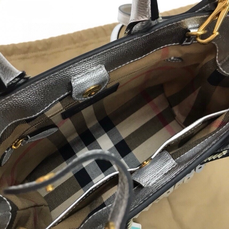 Burberry banner ( Silver )-3