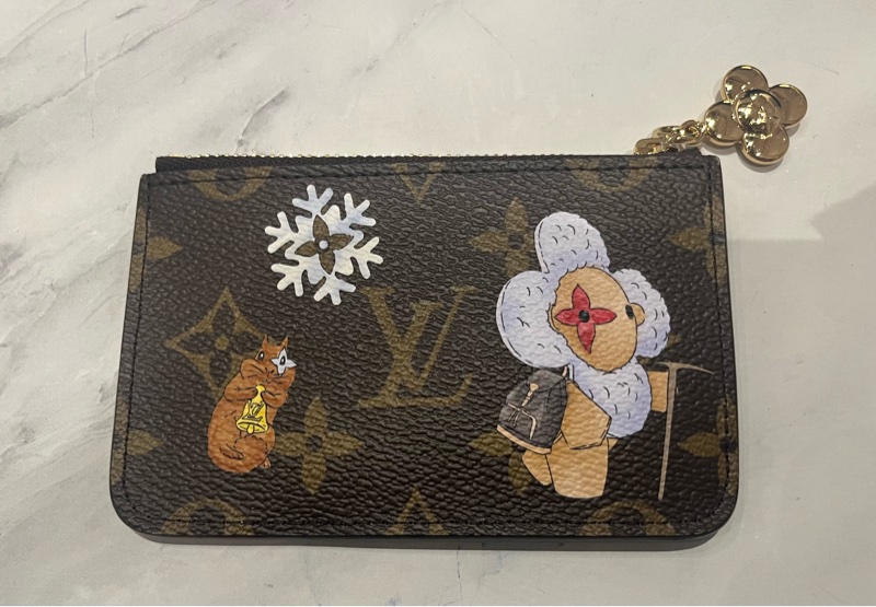Louis Vuitton vivienne wenrer holiday romy-0