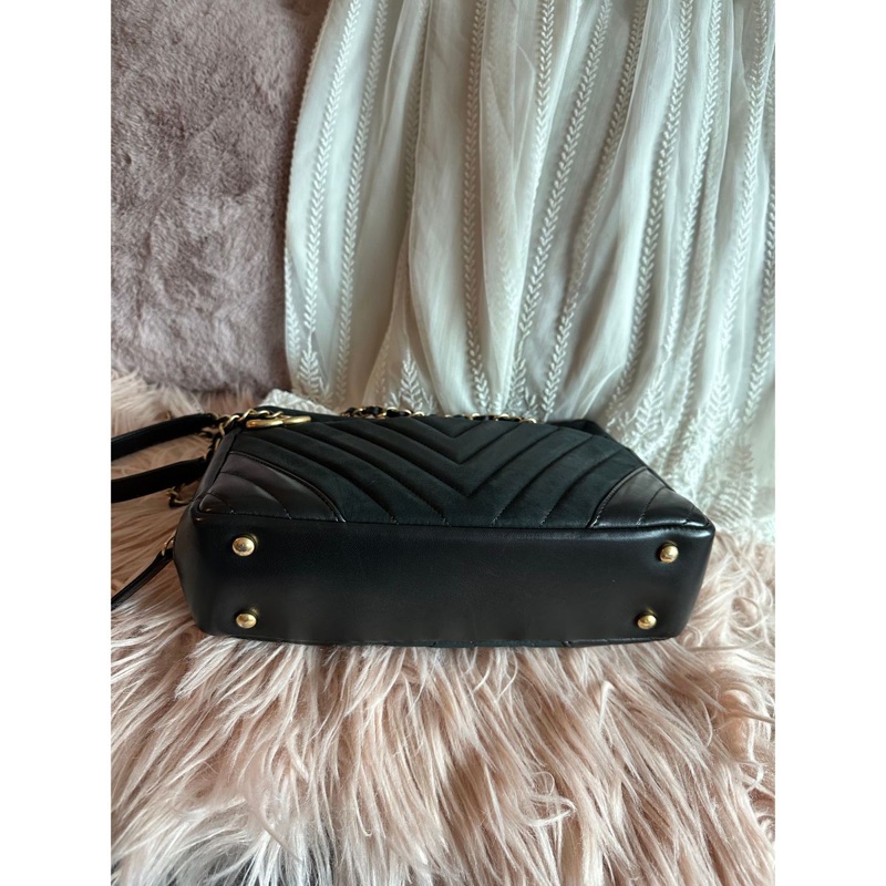 香奈兒黑色皮革Chanel V紋鏈條相機包 黑色金釦 包 可單肩 斜背或側背 chanel black chevron cc camera bag / crossbody bag / shoulder bag-11