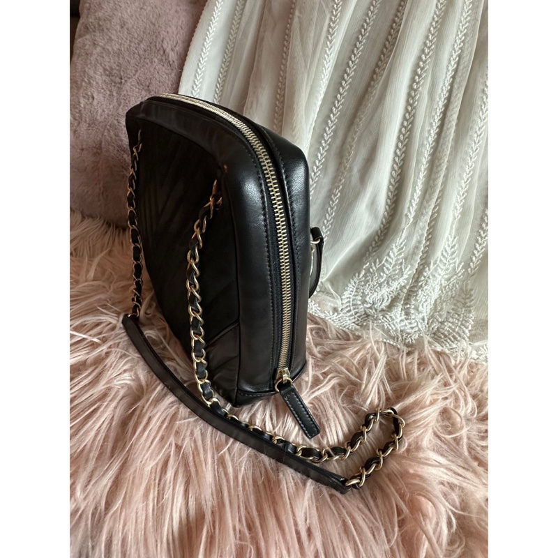 香奈兒黑色皮革Chanel V紋鏈條相機包 黑色金釦 包 可單肩 斜背或側背 chanel black chevron cc camera bag / crossbody bag / shoulder bag-13