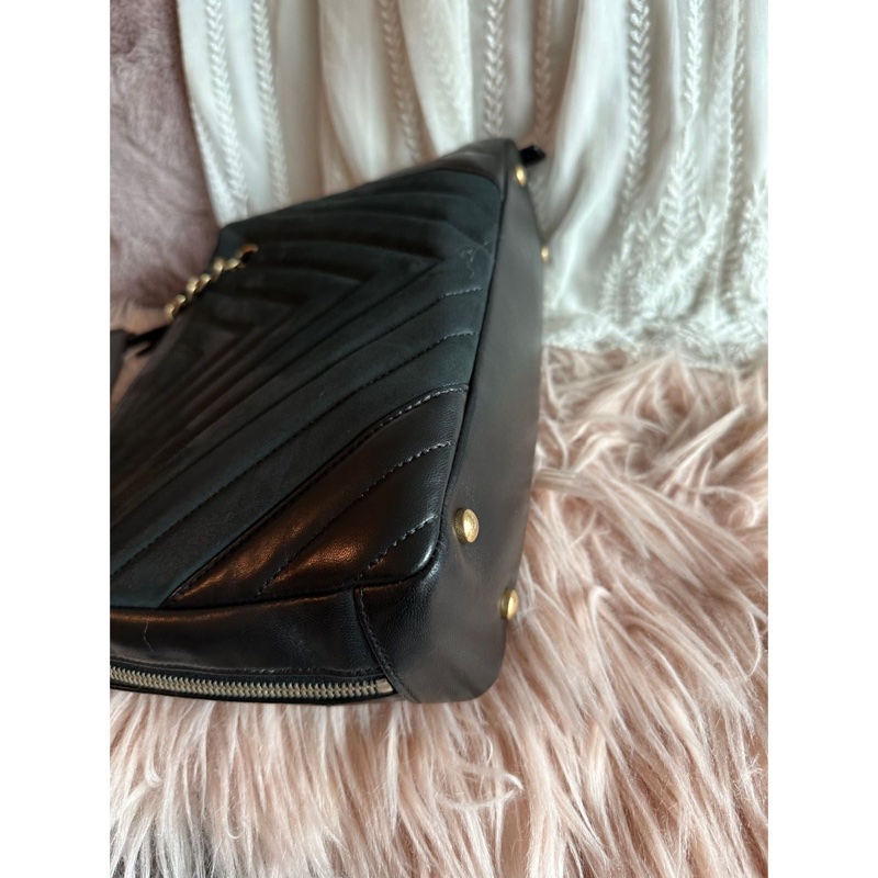 香奈兒黑色皮革Chanel V紋鏈條相機包 黑色金釦 包 可單肩 斜背或側背 chanel black chevron cc camera bag / crossbody bag / shoulder bag-17