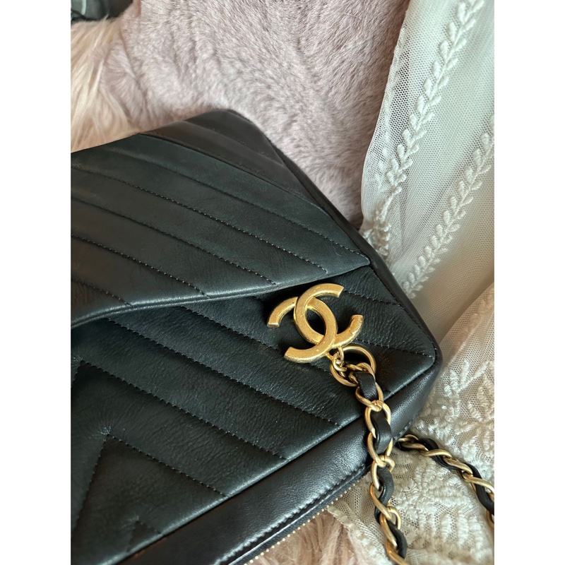香奈兒黑色皮革Chanel V紋鏈條相機包 黑色金釦 包 可單肩 斜背或側背 chanel black chevron cc camera bag / crossbody bag / shoulder bag-20