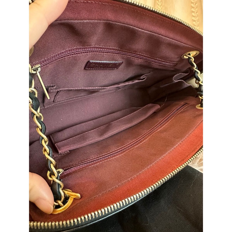 香奈兒黑色皮革Chanel V紋鏈條相機包 黑色金釦 包 可單肩 斜背或側背 chanel black chevron cc camera bag / crossbody bag / shoulder bag-24