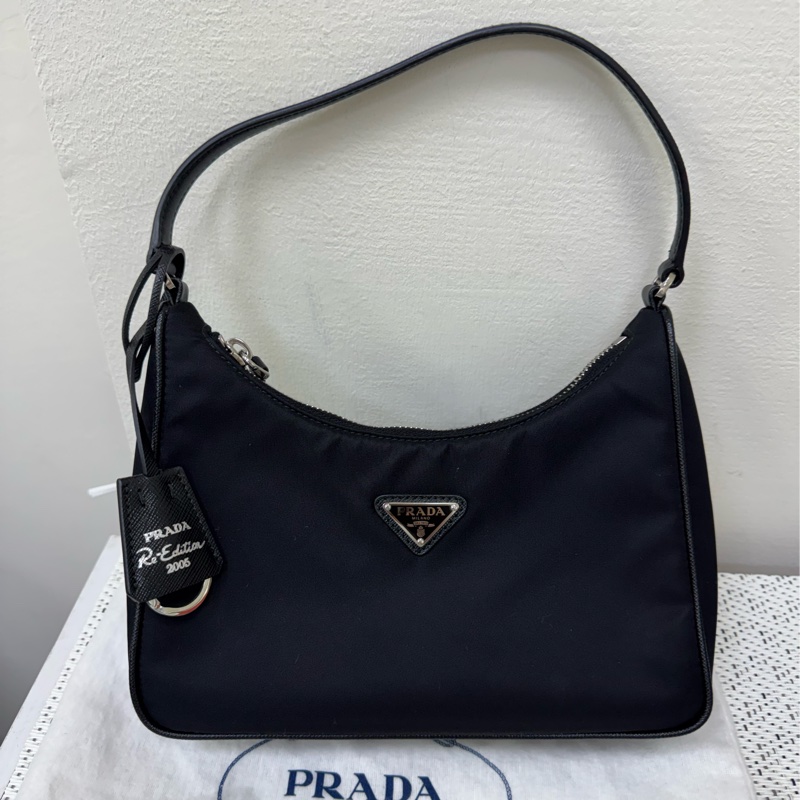 Prada 2005hobo 黑色腋下包-5