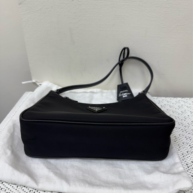 Prada 2005hobo 黑色腋下包-7