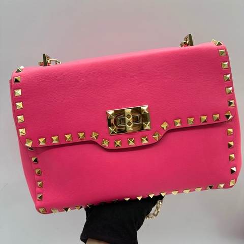 VALENTINO 范倫鐵諾 螢光粉牛皮鏈條肩背斜背包 ROCKSTUDS