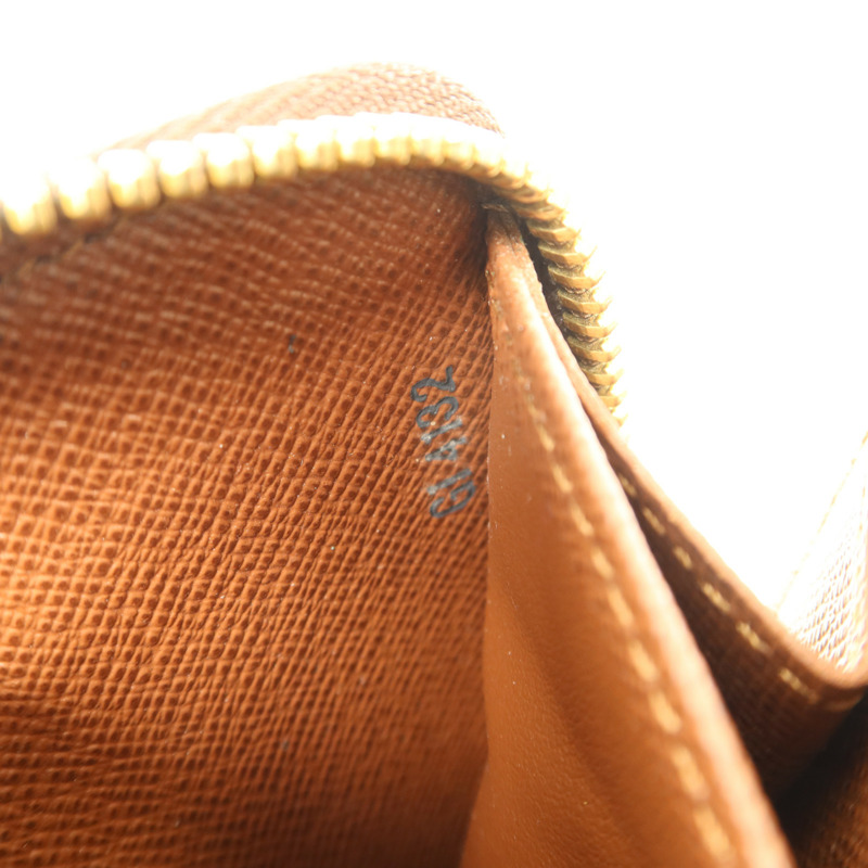 LOUIS VUITTON Monogram Long Round Wallet金扣長錢包-6