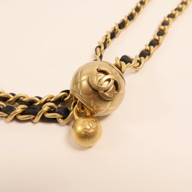 CHANEL 羊皮皮革Mini Vanity Case With Gold Ball金扣鏈帶肩背袋-8